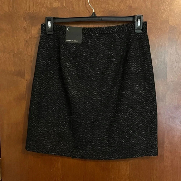 NWT Banana Republic Women’s Tweed Short Mini Skirt  Black Gray Size 6 Crossover - Picture 2 of 7